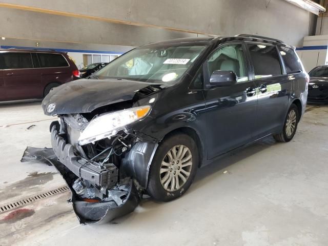 2016 Toyota Sienna XLE