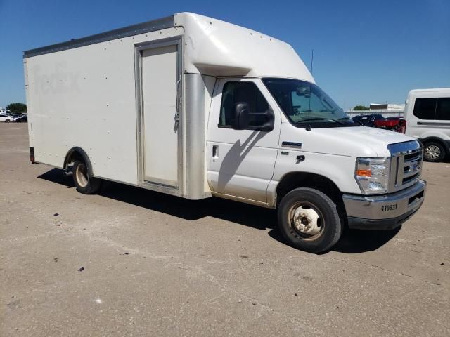 2018 Ford Econoline E350 Super Duty Cutaway Van