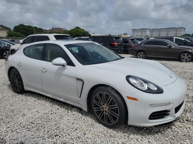 2016 Porsche Panamera 2