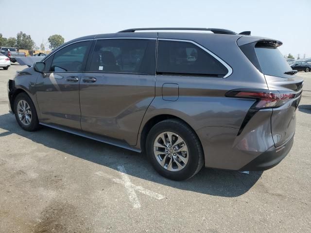 2023 Toyota Sienna LE