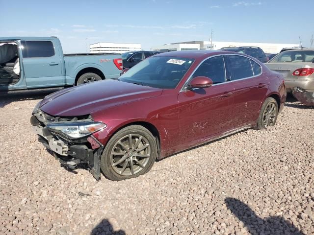 2018 Alfa Romeo Giulia Q4