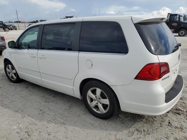 2010 Volkswagen Routan SE