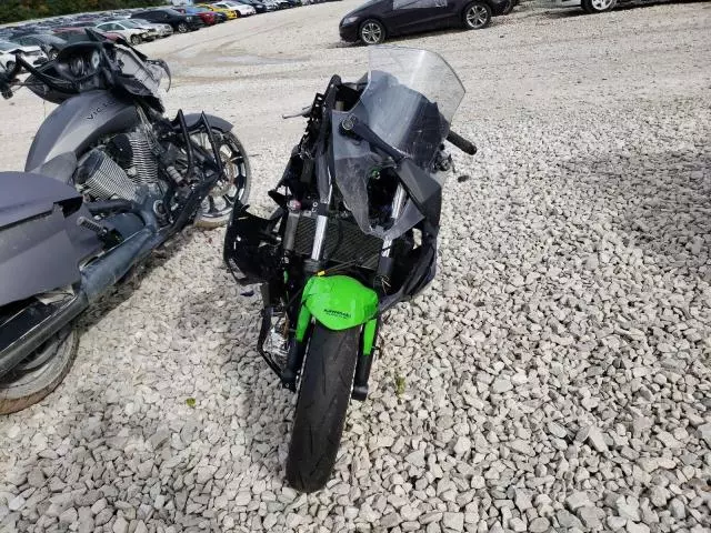 2024 Kawasaki EX650 P