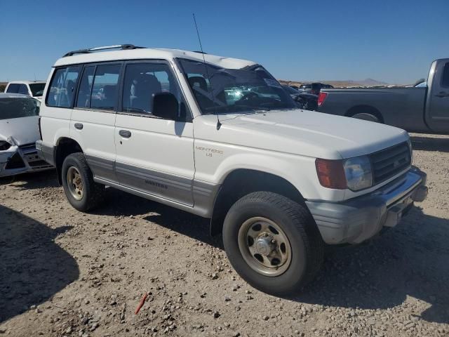 1995 Mitsubishi Montero LS