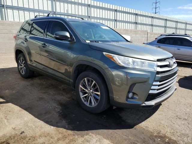 2017 Toyota Highlander SE