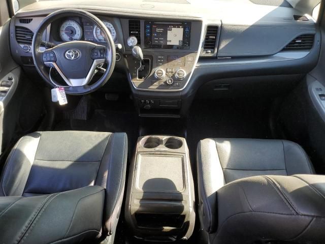 2016 Toyota Sienna SE