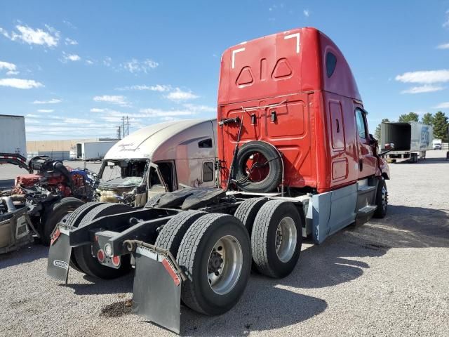 2021 Freightliner Cascadia 126