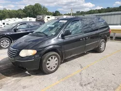 2005 Chrysler Town & Country Limited en venta en Sikeston, MO