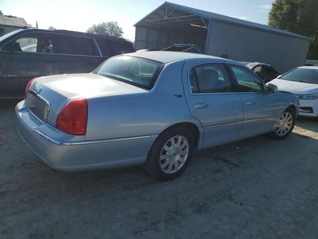 2011 Lincoln Town Car Signature Limited