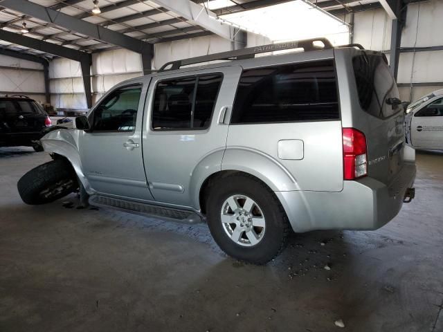 2005 Nissan Pathfinder LE