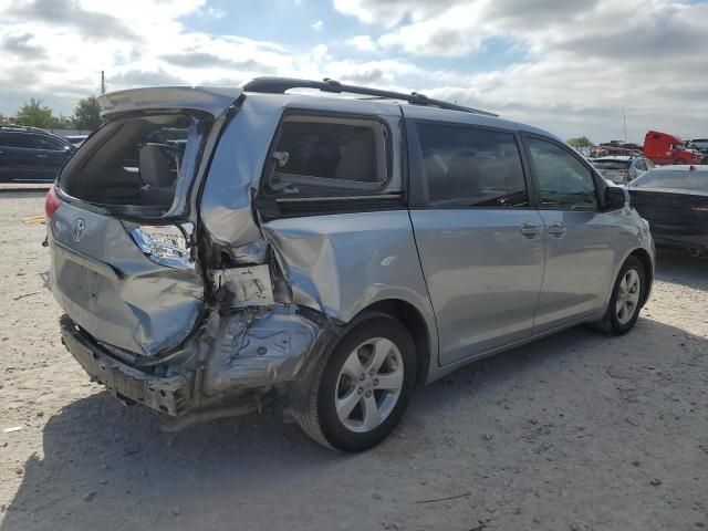 2014 Toyota Sienna LE