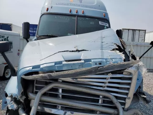 2014 Freightliner Cascadia 125