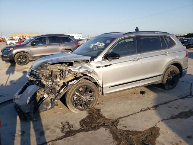 2022 Volkswagen Tiguan SE R-LINE Black