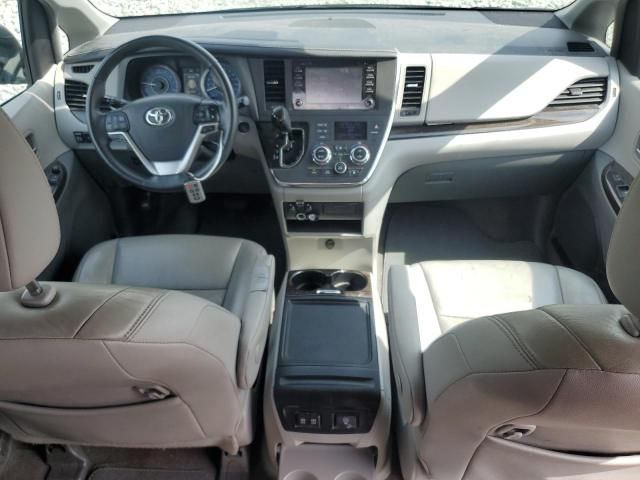 2018 Toyota Sienna XLE