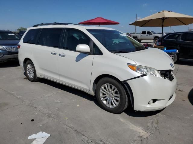 2016 Toyota Sienna XLE