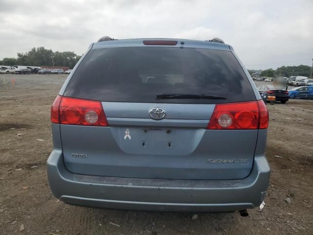 2010 Toyota Sienna XLE