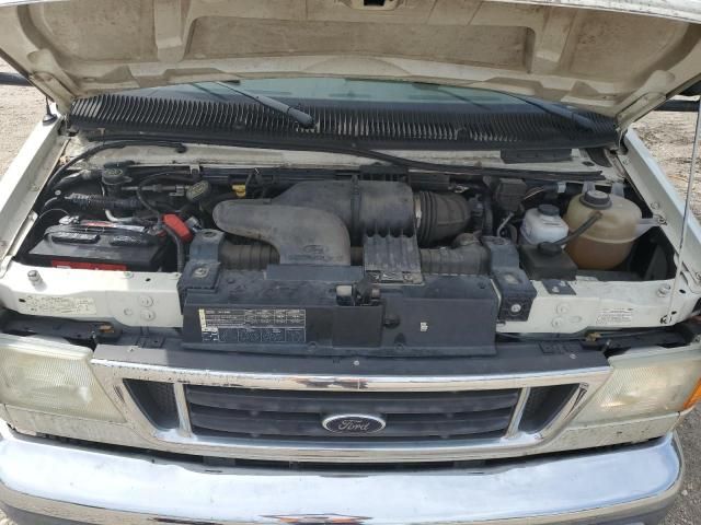 2008 Ford Econoline E450 Super Duty Cutaway Van