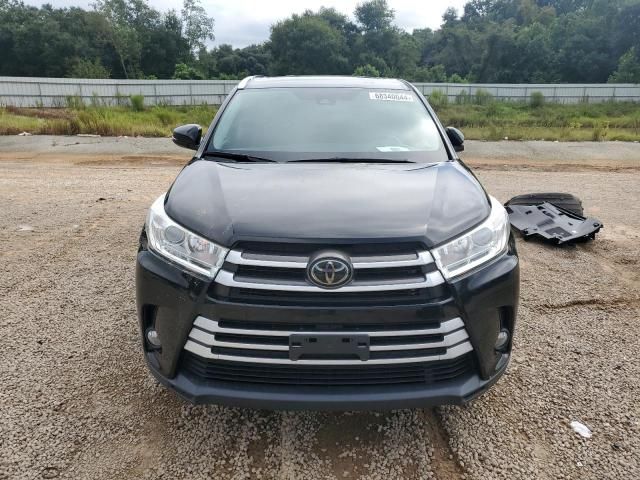 2019 Toyota Highlander SE