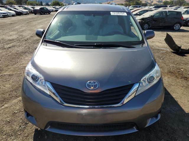 2013 Toyota Sienna LE