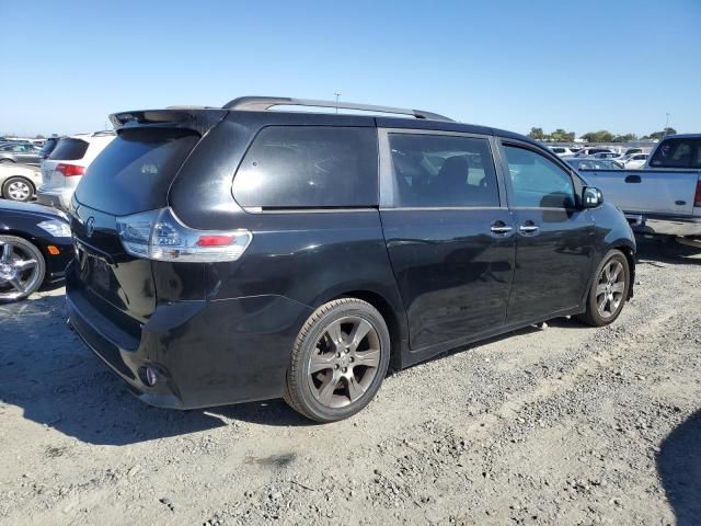 2016 Toyota Sienna SE