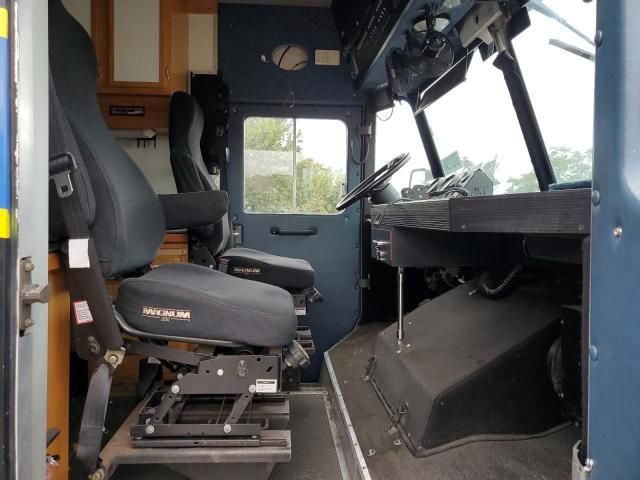 2002 Freightliner Chassis M Line WALK-IN Van