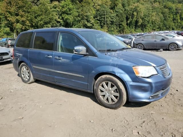 2011 Chrysler Town & Country Touring L