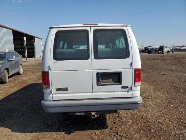 2004 Ford Econoline E350 Super Duty Wagon