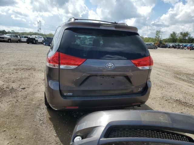 2013 Toyota Sienna XLE