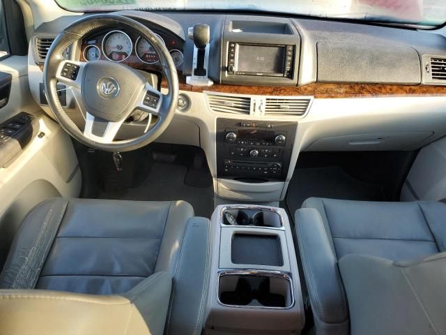 2014 Volkswagen Routan SEL Premium