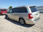 2016 Chrysler Town & Country Touring L