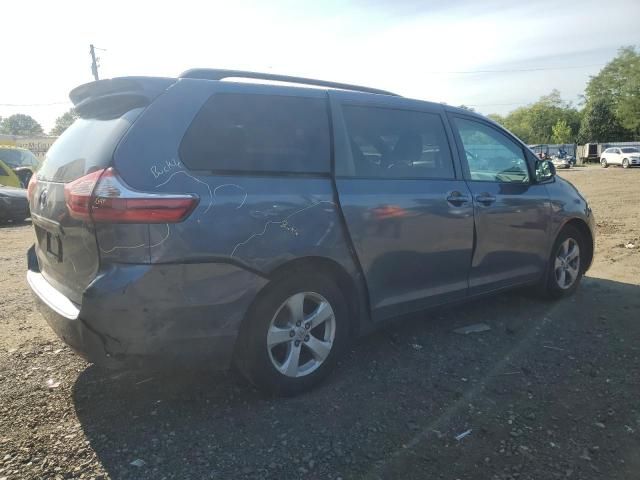 2017 Toyota Sienna LE