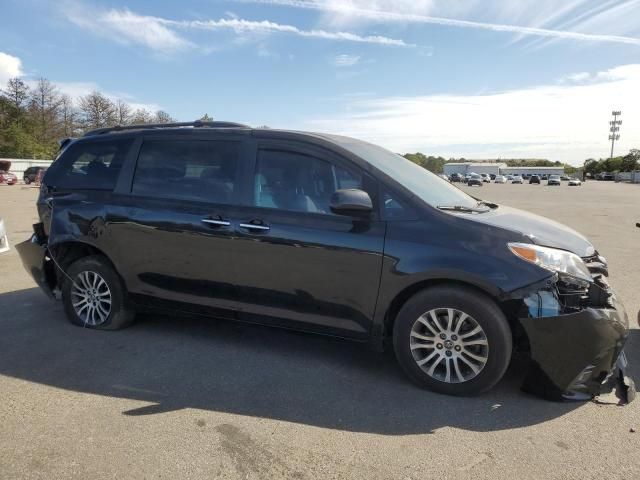 2019 Toyota Sienna XLE