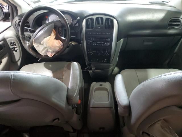 2005 Chrysler Town & Country Touring