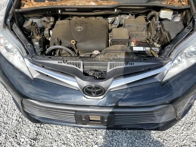 2019 Toyota Sienna XLE