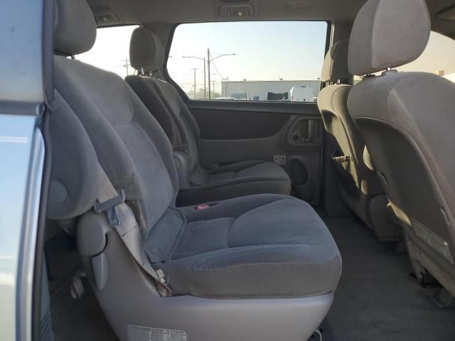 2005 Toyota Sienna CE