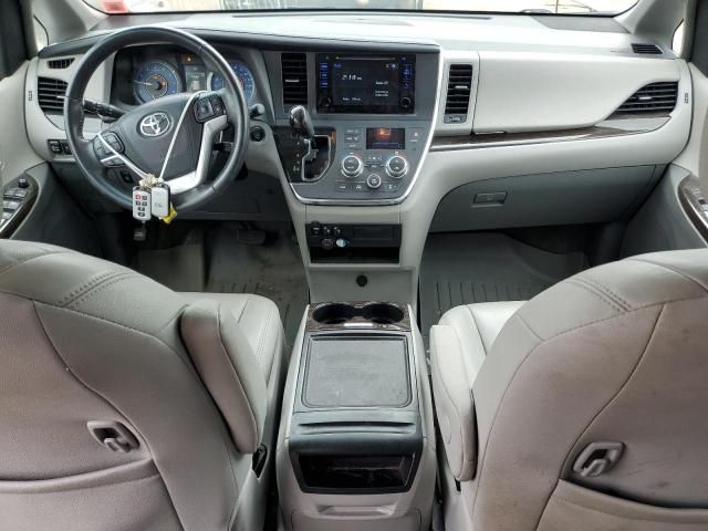 2016 Toyota Sienna XLE