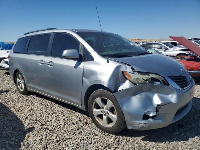 2013 Toyota Sienna LE