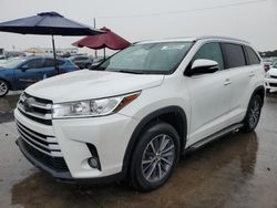 Salvage cars for sale at Grand Prairie, TX auction: 2017 Toyota Highlander SE