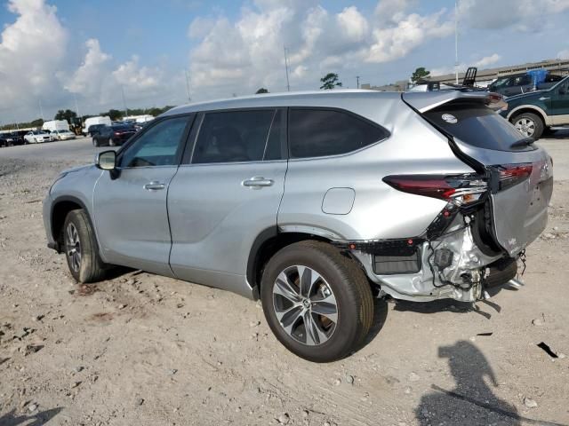 2024 Toyota Highlander Hybrid XLE