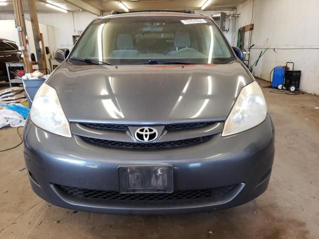 2009 Toyota Sienna CE