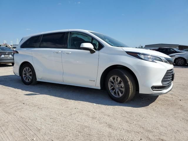 2021 Toyota Sienna LE