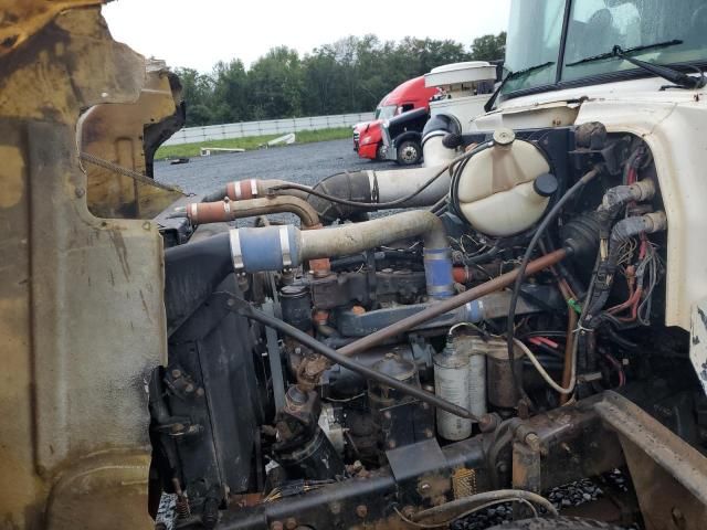 1999 Mack 600 RD600