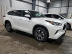 2020 Toyota Highlander Hybrid XLE