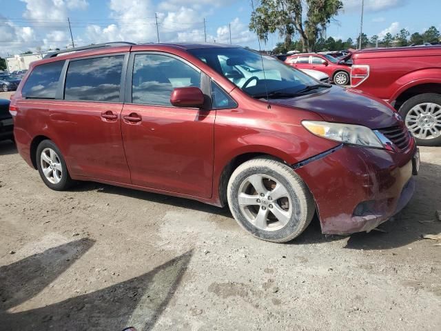 2011 Toyota Sienna LE