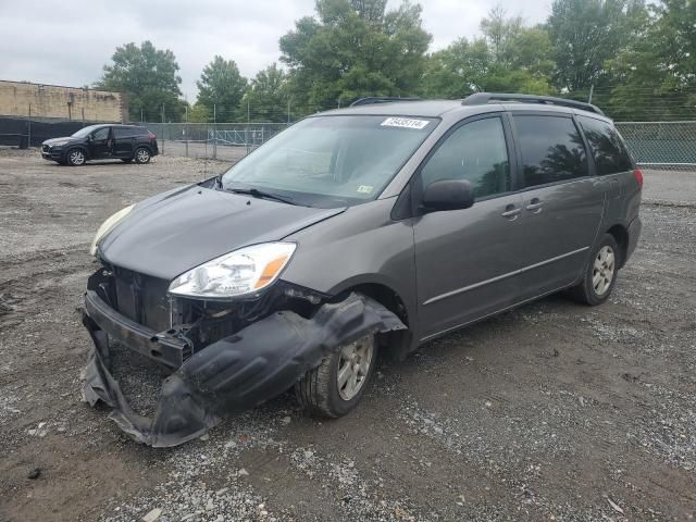 2004 Toyota Sienna CE