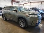 2017 Toyota Highlander SE