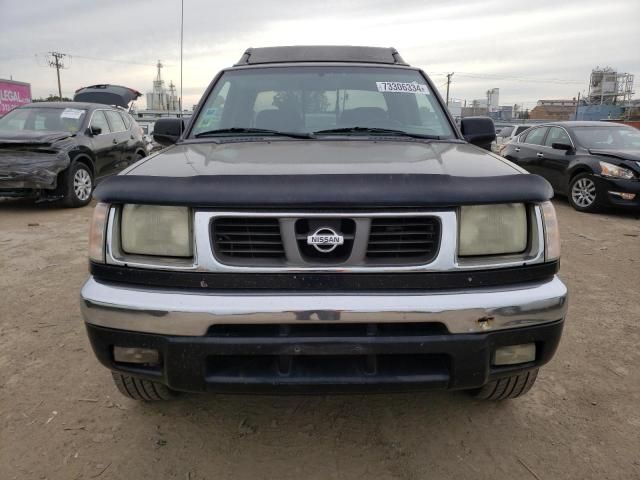 2000 Nissan Frontier Crew Cab XE