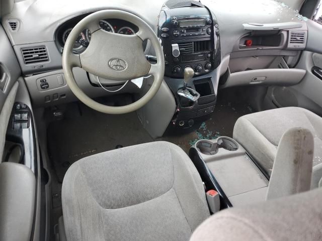 2005 Toyota Sienna CE