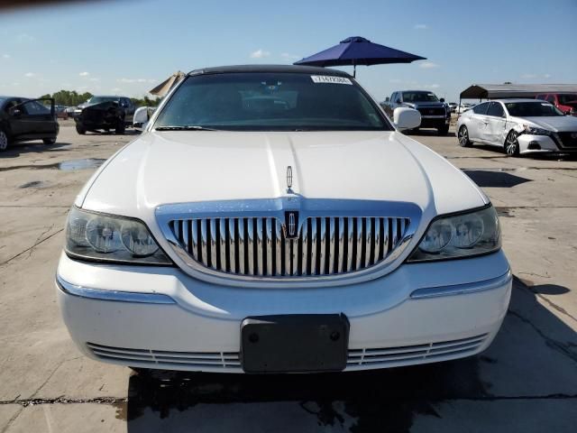 2011 Lincoln Town Car Signature Limited