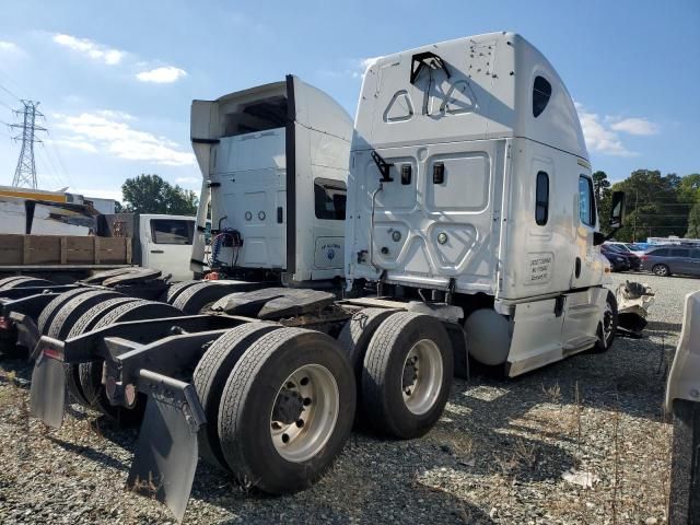 2014 Freightliner Cascadia 125